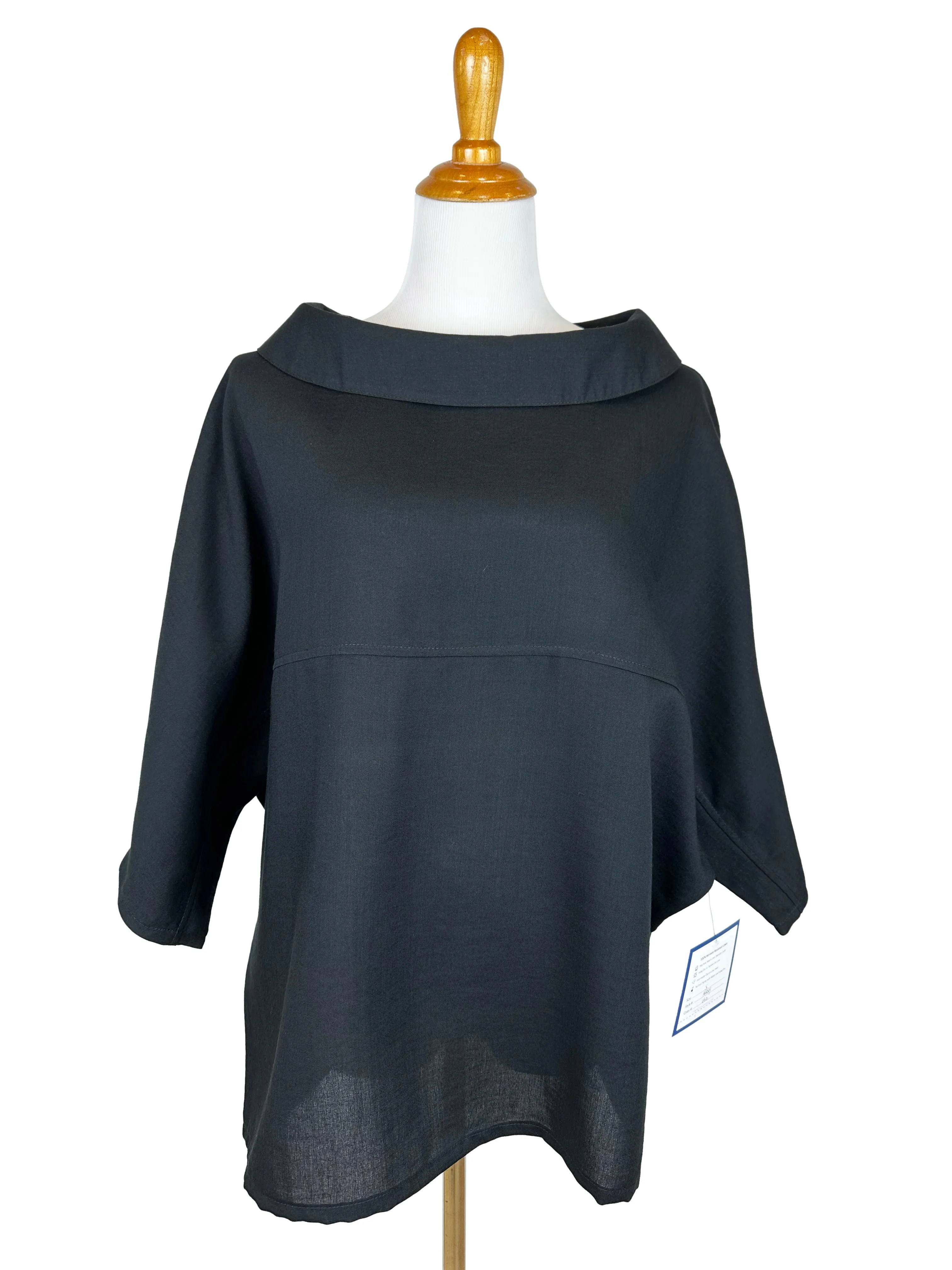 AA369 - Melody Linen Pullover Top