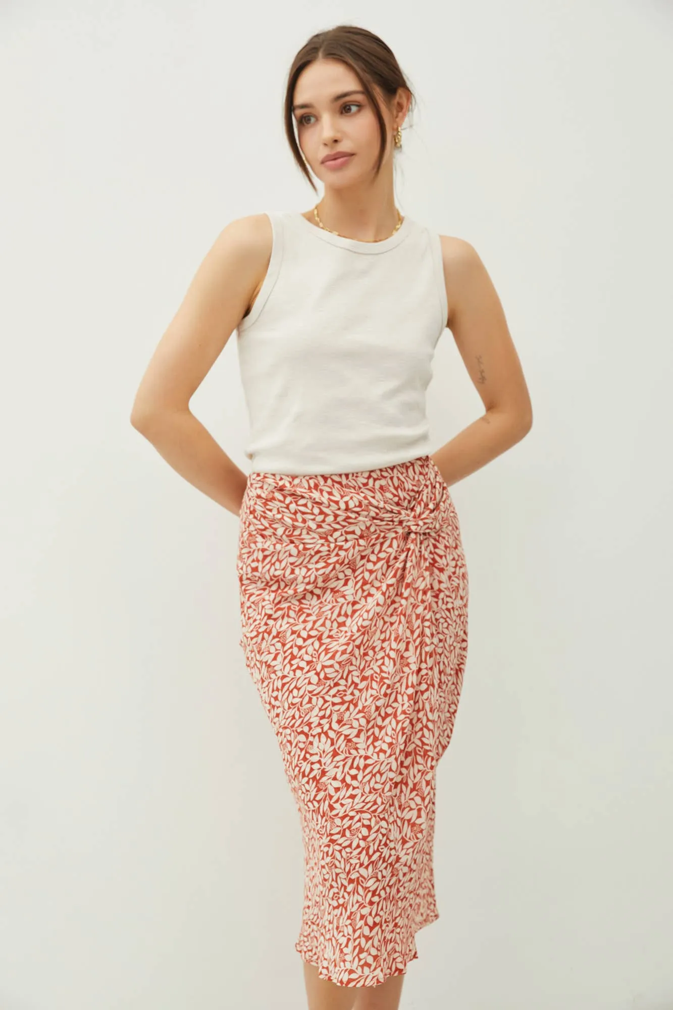 PRINT DRAPED SIDE KNOT MIDI SKIRT