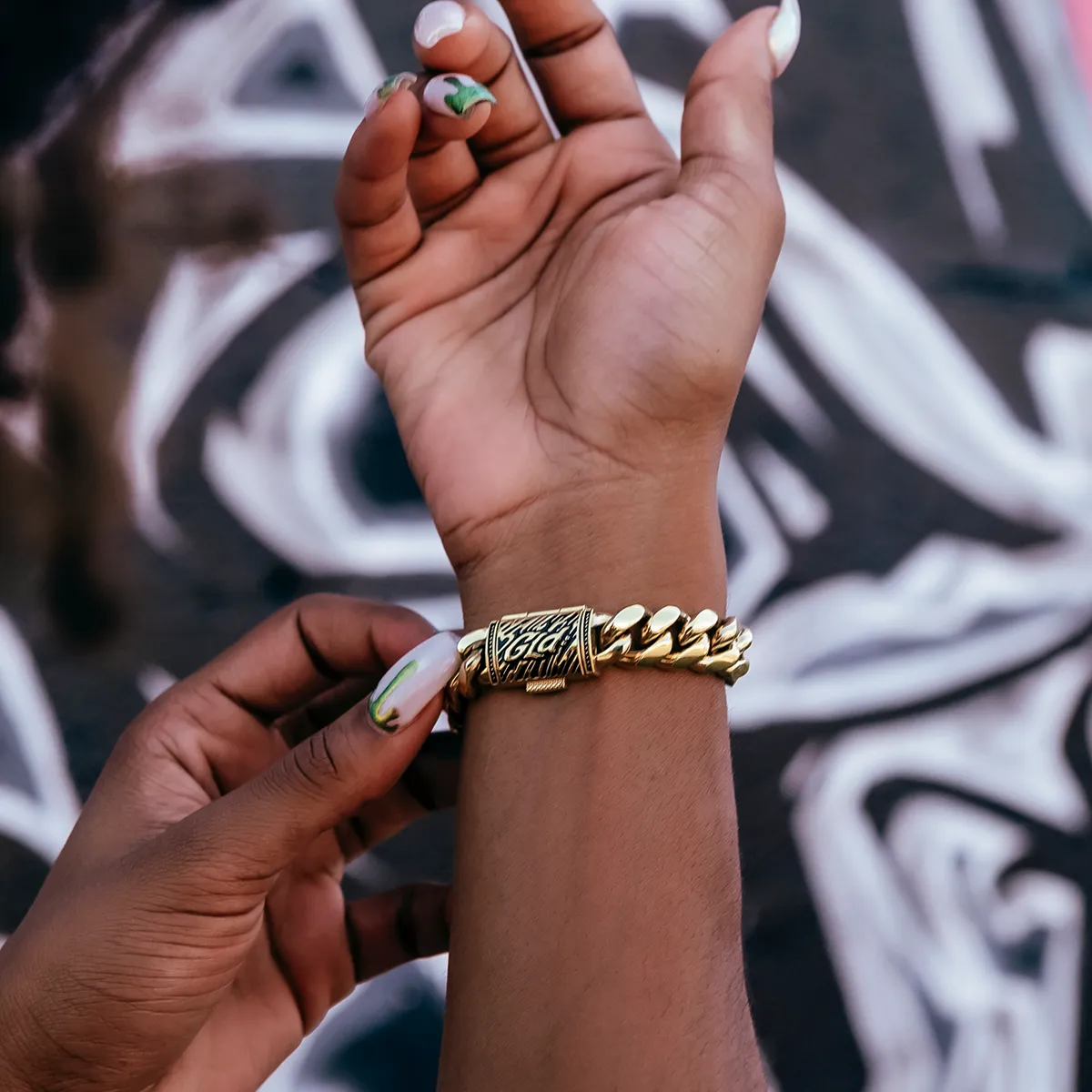 Signature Cuban Link Bracelet in Yellow Gold - 12mm